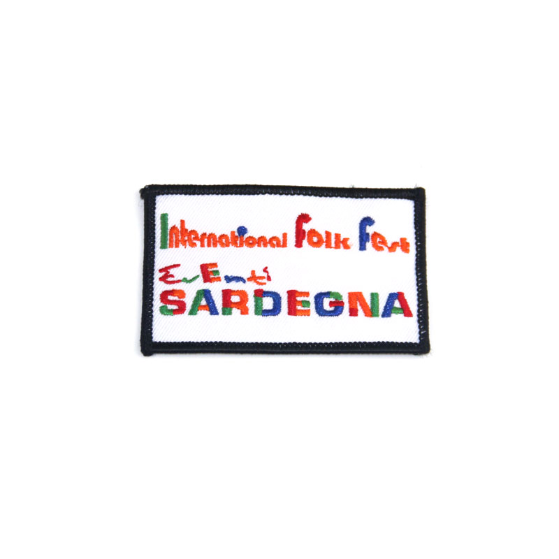 Parche bordado con el logotipo de la marca Jeans para camisas